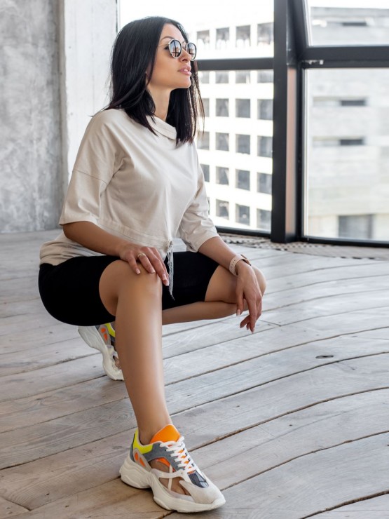 Женский комплект - футболка  с велосипендками - Бежевый 1