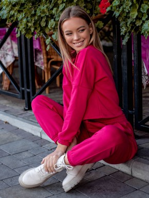 Жіночий спортивний костюм "Джой"
- світшот-топ та штани - Тринитка - Малиновий Жіночий спортивний костюм "Джой"
- світшот-топ та штани - Тринитка - Малиновий